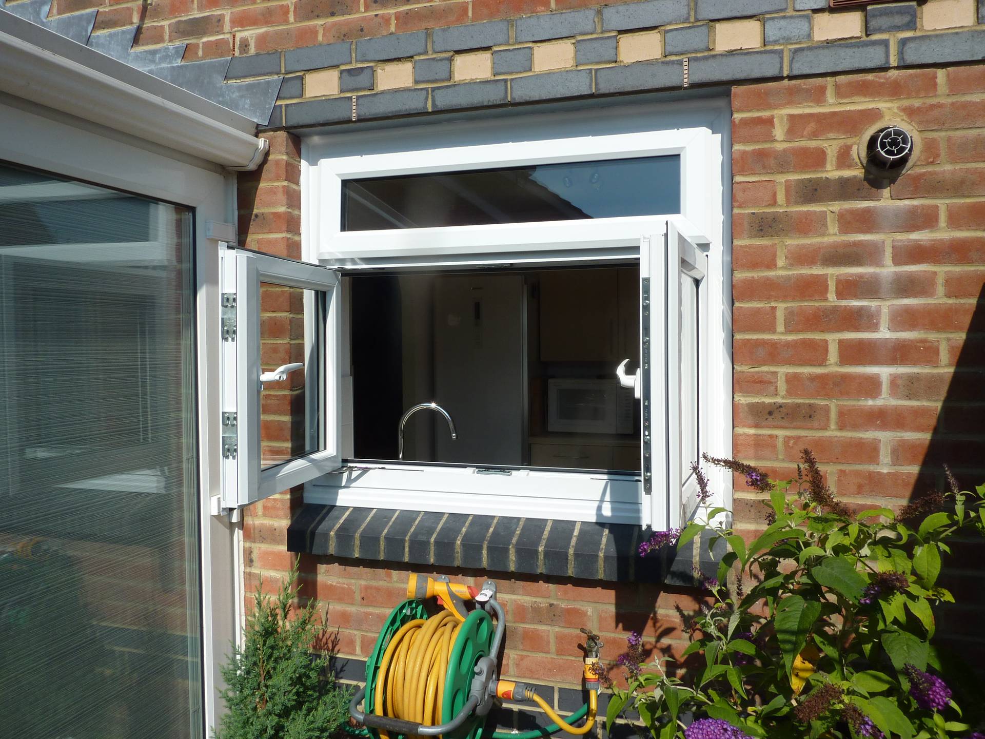 Why Choose Kayvex Windows For Your Double Glazing Needs In Horsham?